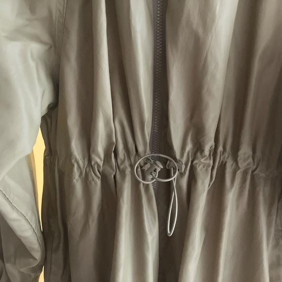 Gold Rain Jacket - Picture 4 of 5